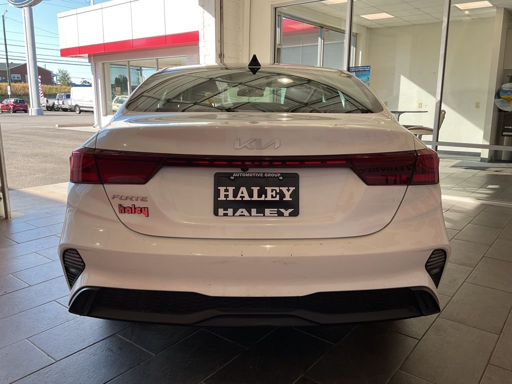 Used 2023 White Kia LXS image 7