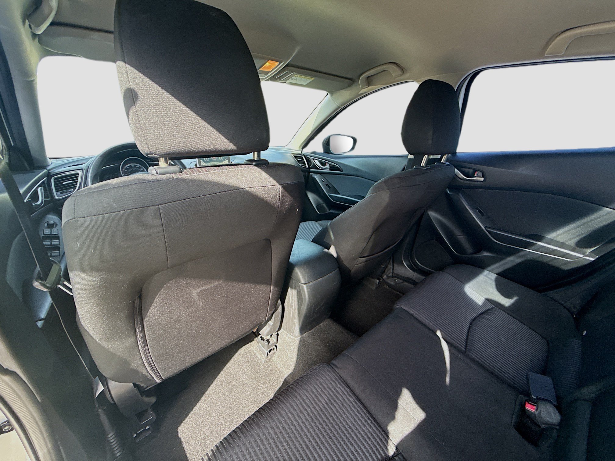 Used 2016 Snowflake White Pearl Mica Mazda i Sport image 23