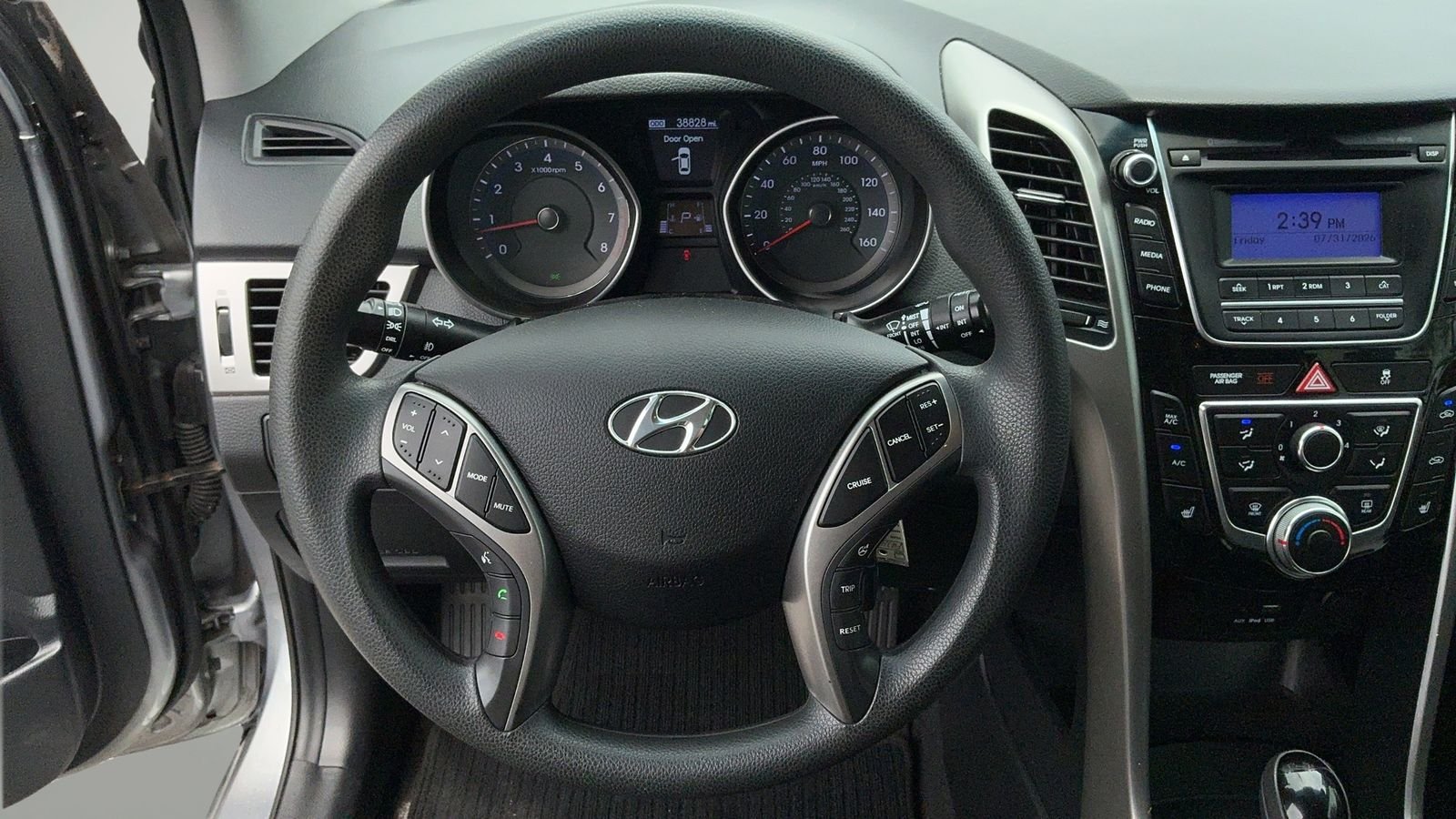 Used 2015 Gray Hyundai Base image 26