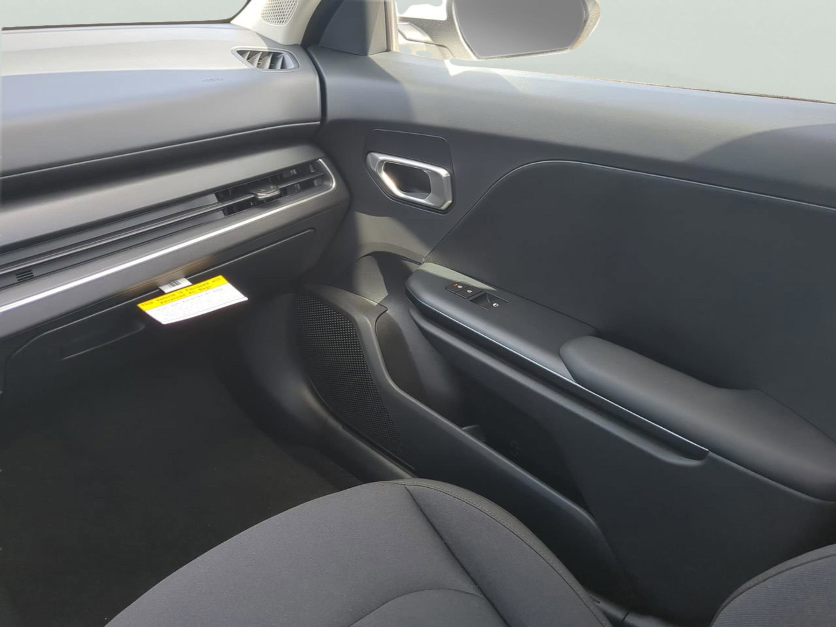 New 2026 Snow White Pearl Kia LXS image 13