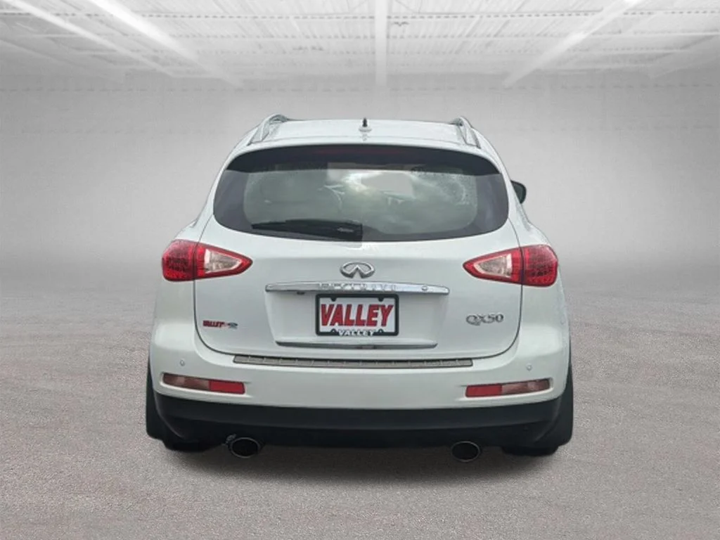 Used 2014 White INFINITI Journey image 10