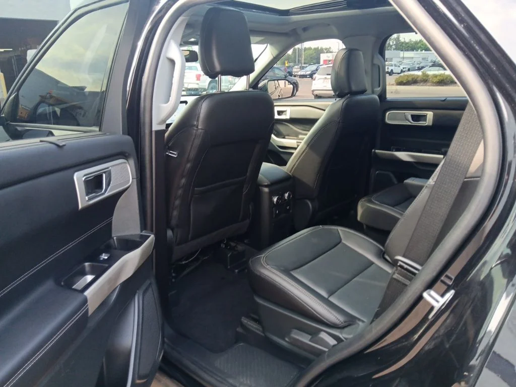 Used 2022 Black Metallic Ford Limited image 24