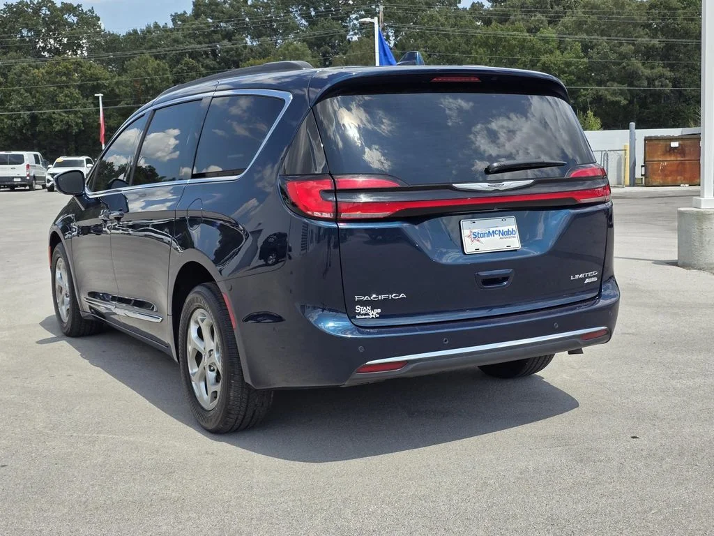 Used 2022 Fathom Blue Pearlcoat Chrysler Limited image 5