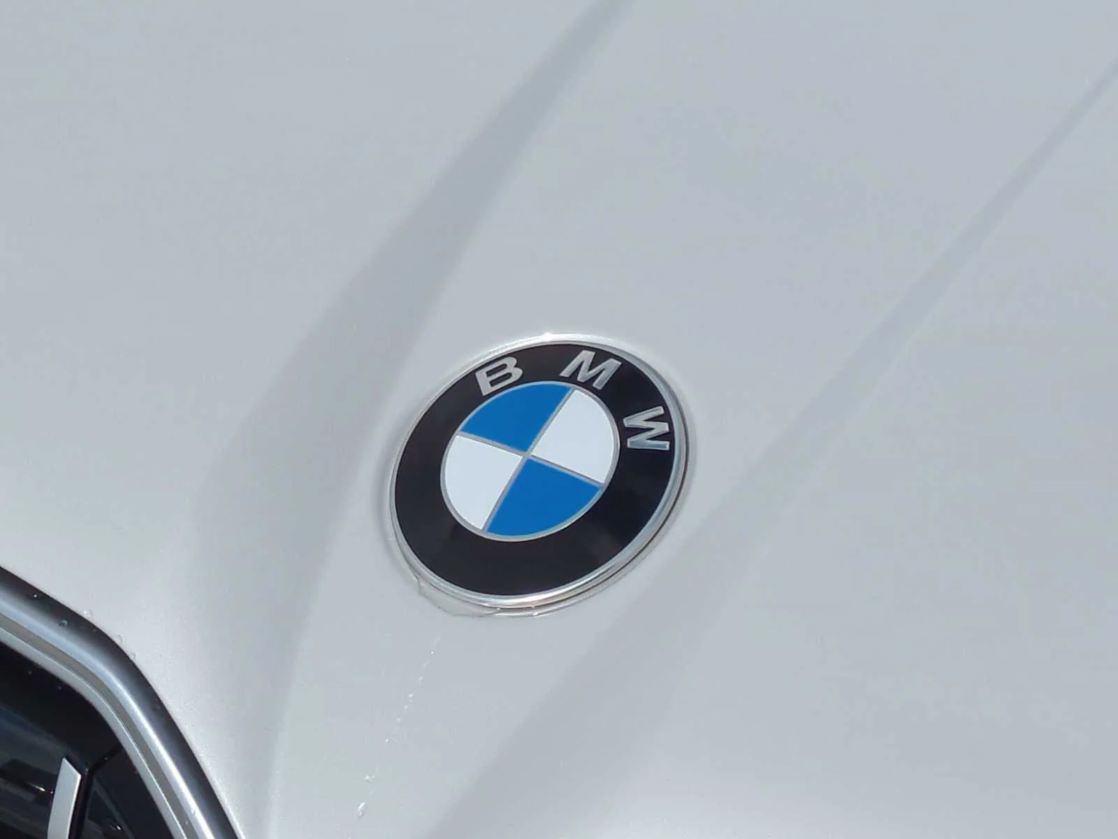 Used 2026 Mineral White Metallic BMW 30 xDrive image 11