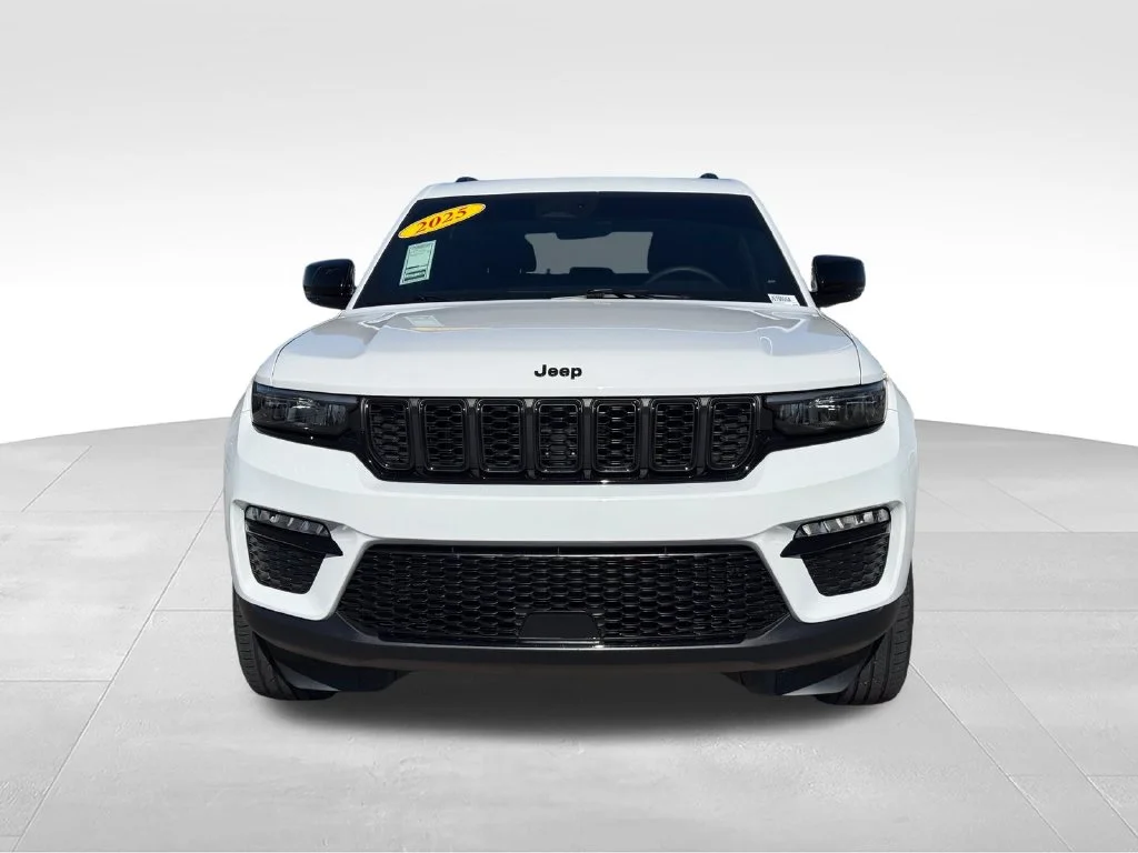 Used 2025 White Jeep Limited image 26