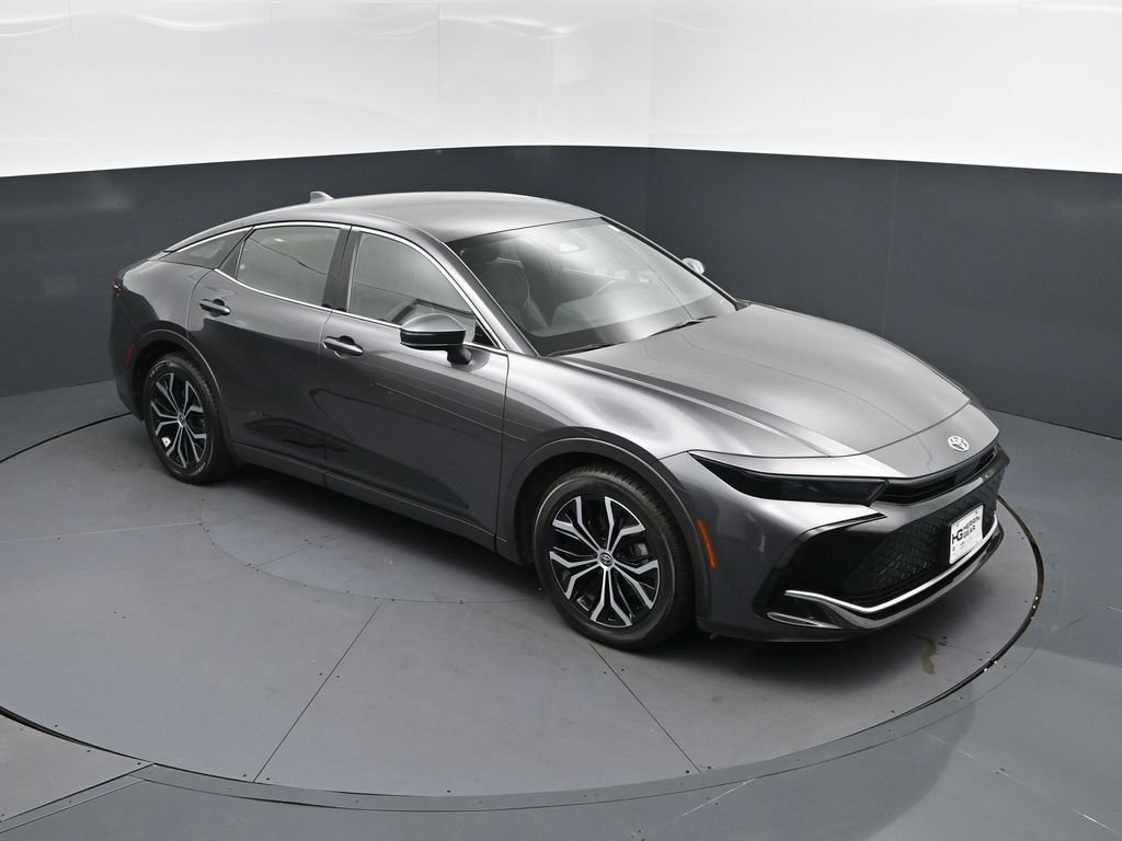 2023 Toyota Crown XLE AWD's photo