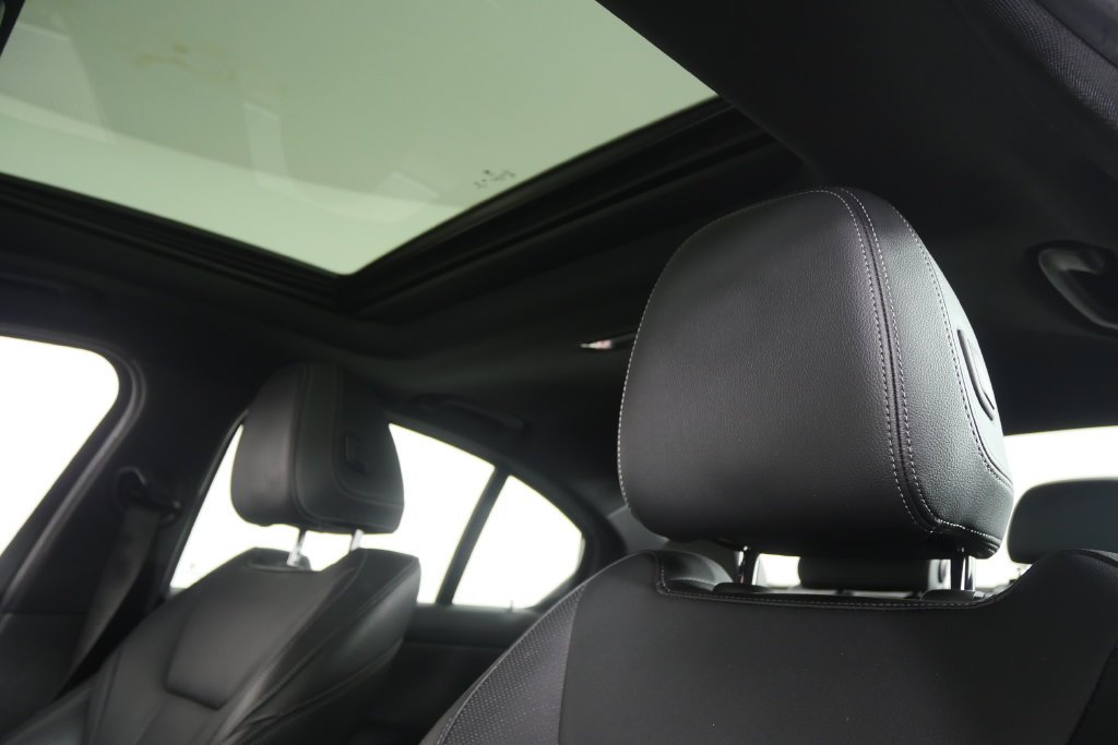 Used 2022 Alpine White BMW M340i image 11