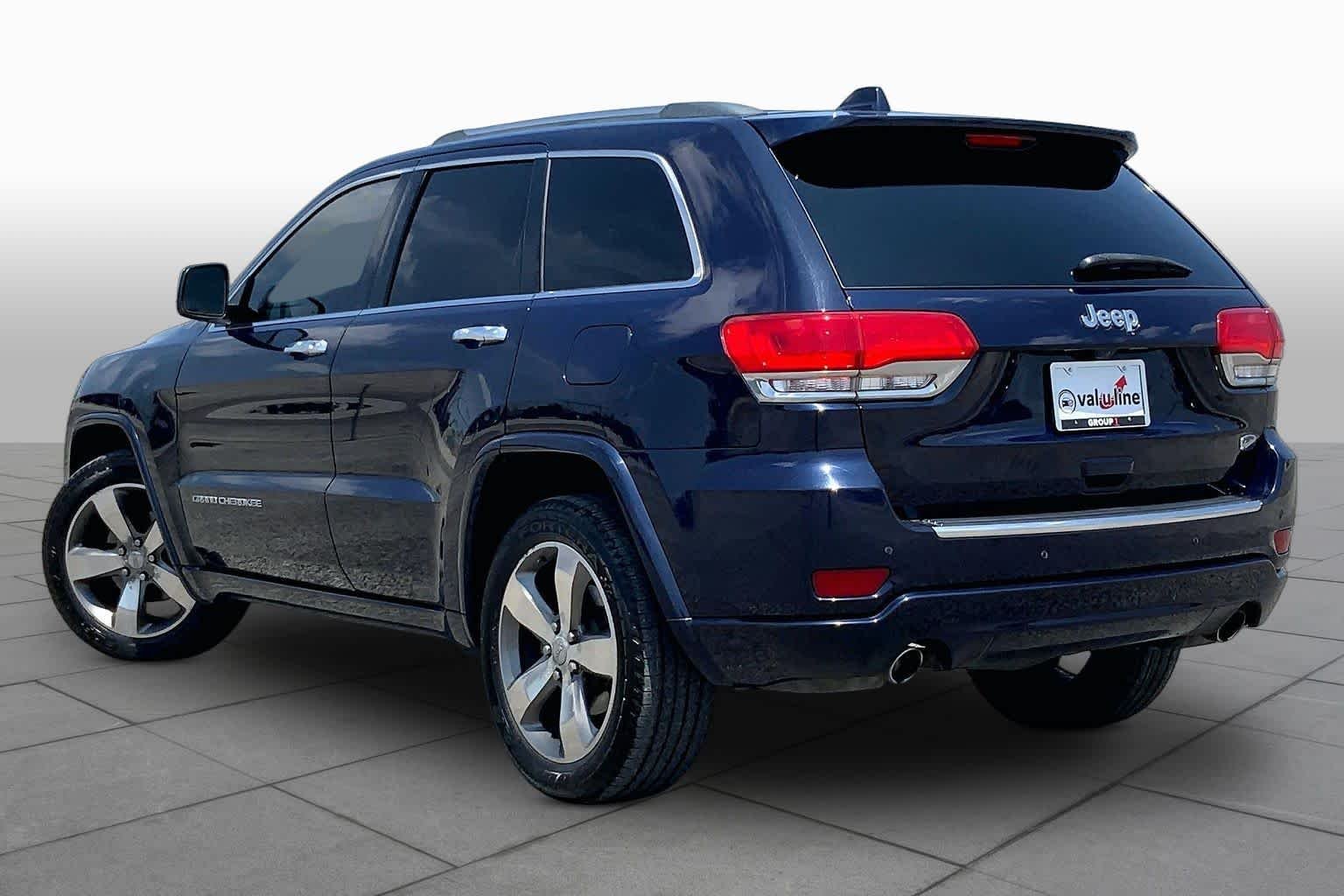 Used 2015 True Blue Pearlcoat Jeep Overland image 14