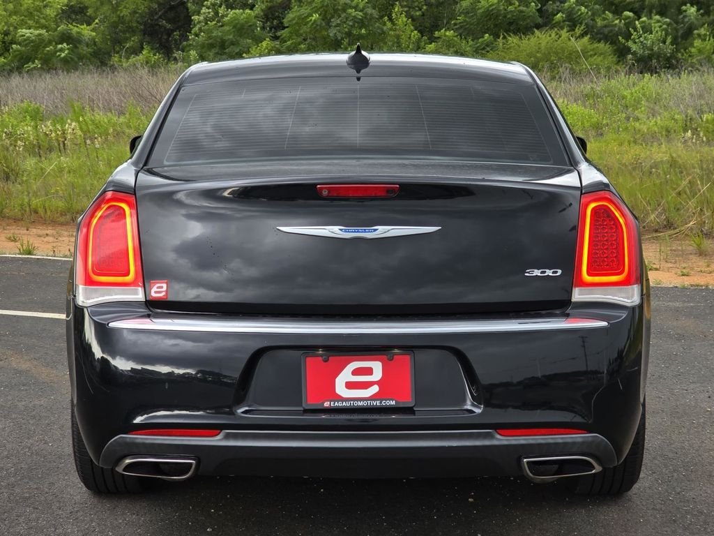 Used 2018 Gloss Black Chrysler Touring image 7