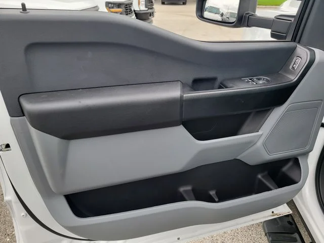 New 2025 Oxford White Ford XL image 12