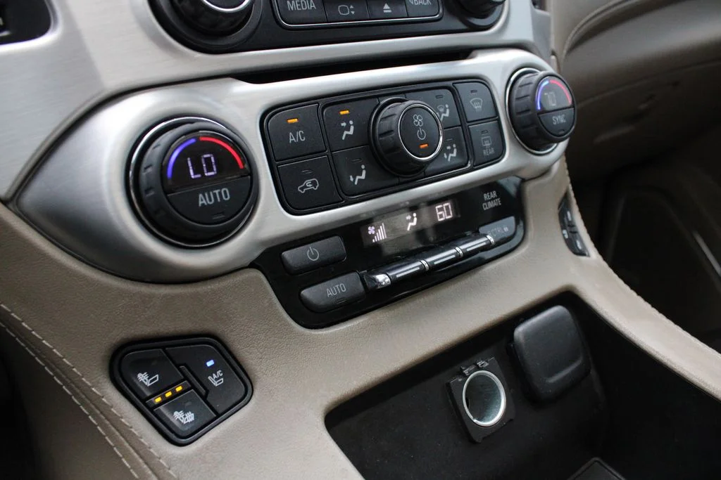 Used 2016 White GMC SLT image 19