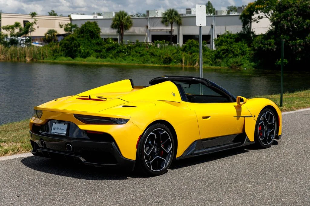 Used 2023  Maserati Cielo image 3