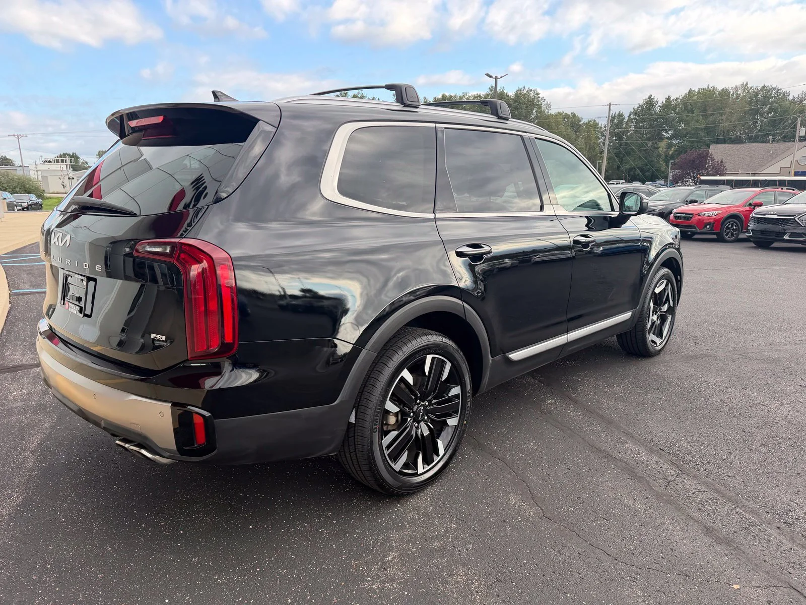 Used 2025 Black Kia S image 3