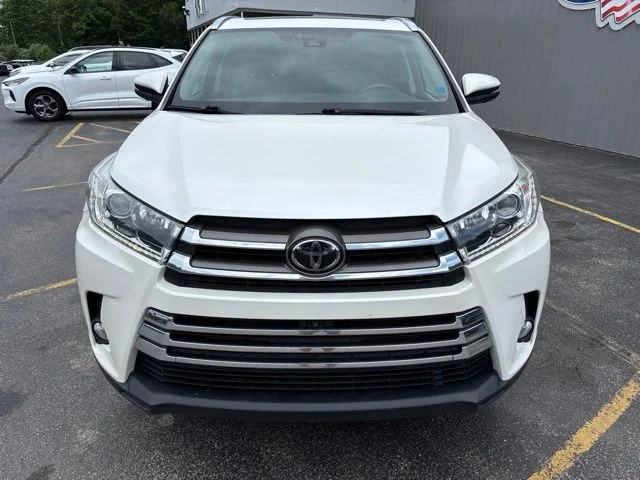 Used 2018 Blizzard Pearl Toyota Limited image 2