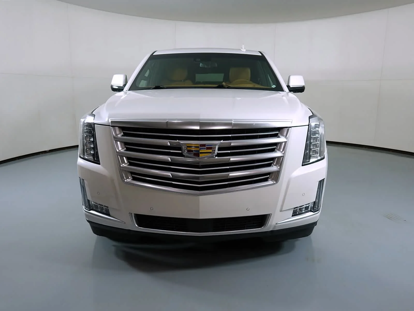 Used 2017 Crystal White Tricoat Cadillac Platinum image 7