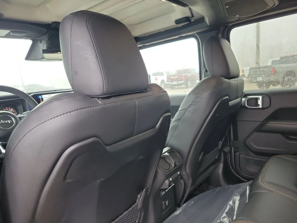 2026 Jeep Wrangler 4-Door Sahara - Photo 36