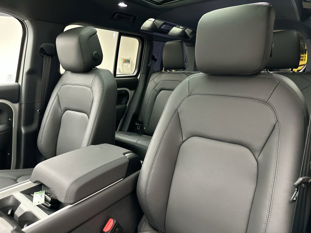 New 2026 Borasco Grey Land Rover X-Dynamic SE image 10