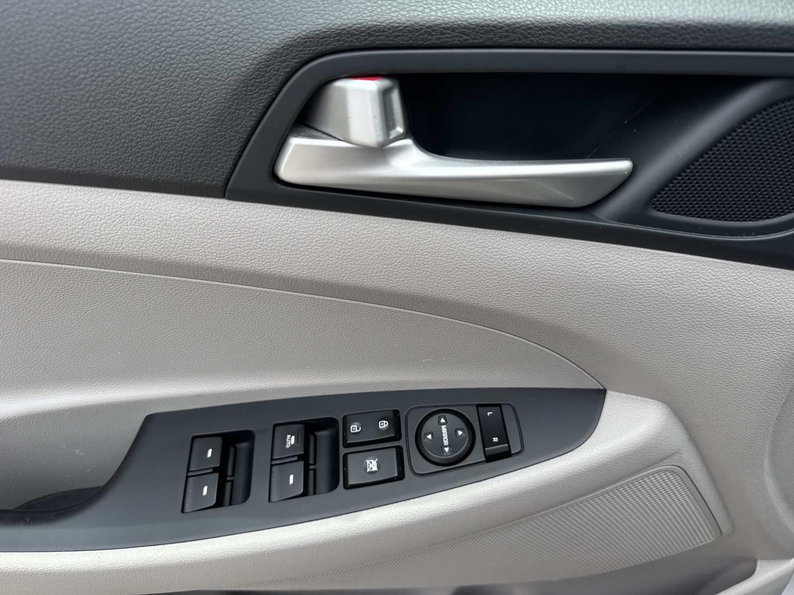 Used 2021 Silver Hyundai Value image 21