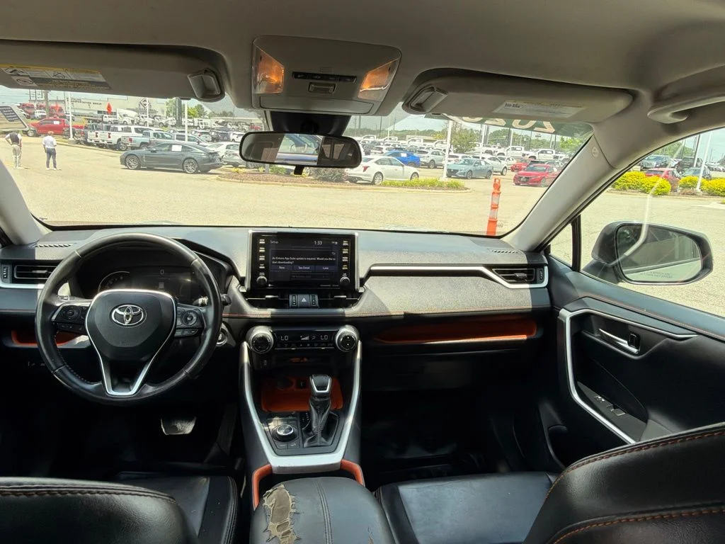 Used 2020  Toyota Adventure image 28