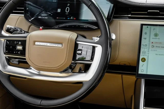 New 2026 Fuji White Land Rover SE image 24
