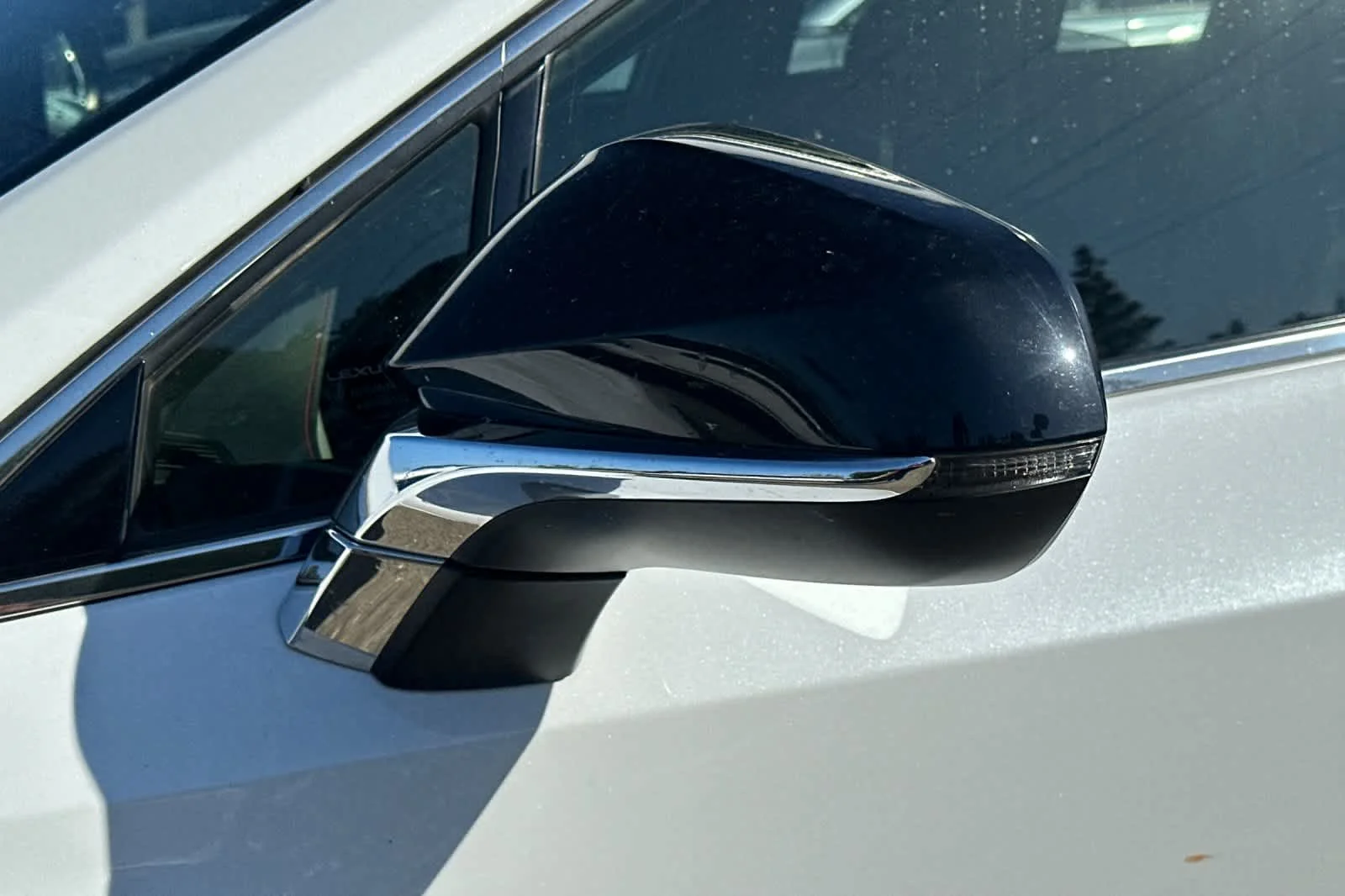 Used 2019 White Lexus F SPORT image 21