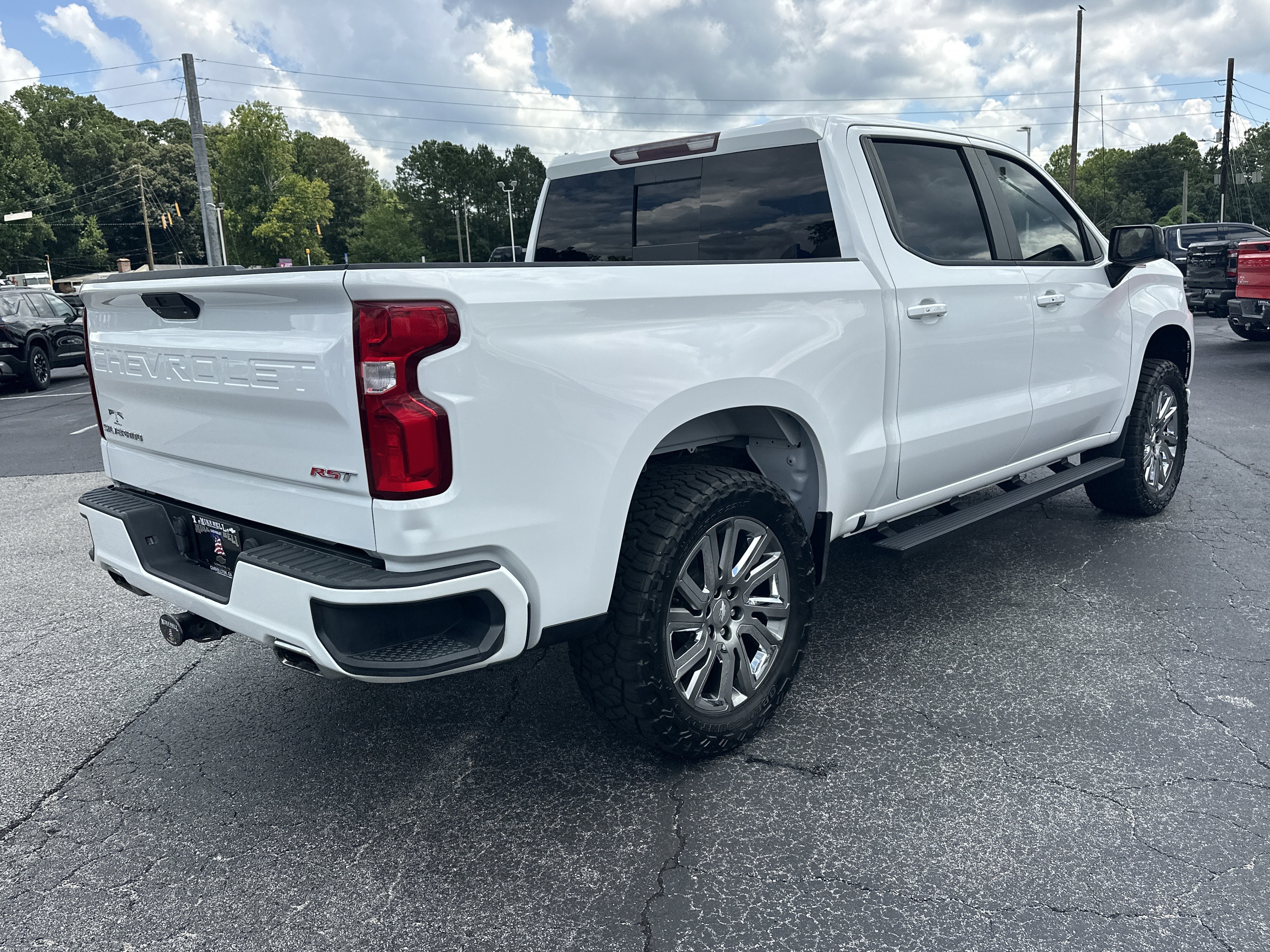 Used 2019 SUMMIT WHITE Chevrolet RST image 7