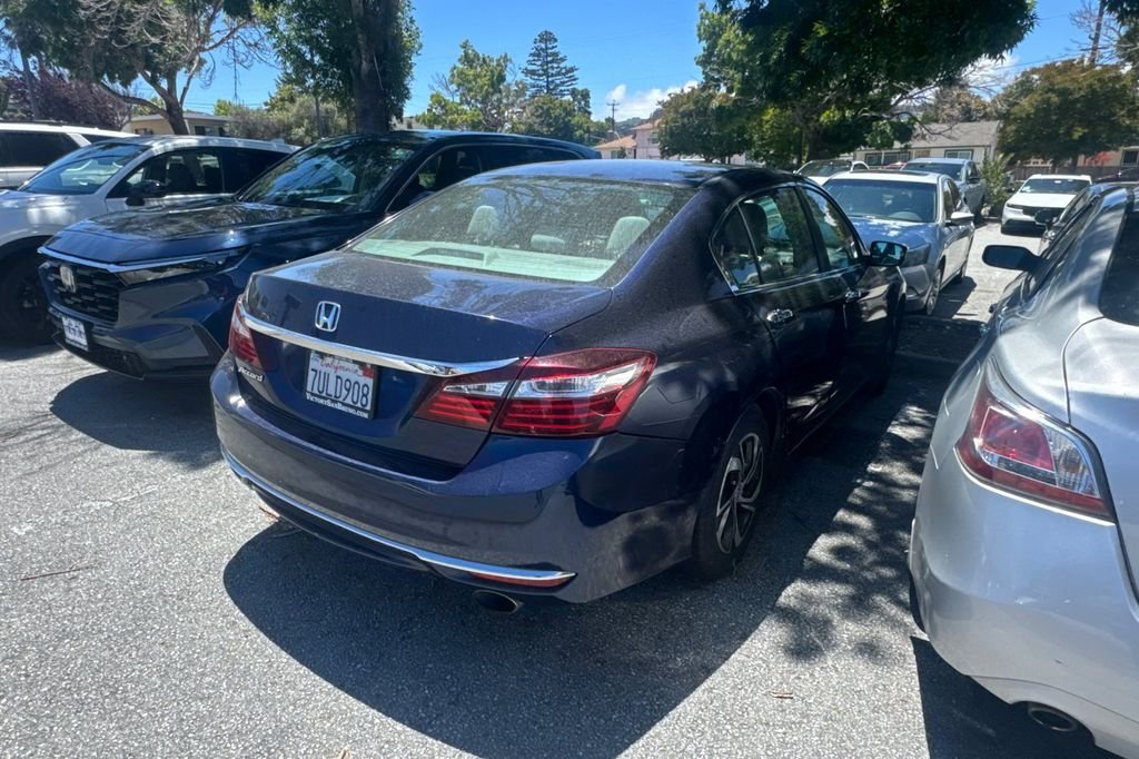 Used 2016  Honda LX image 5