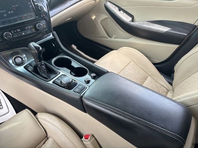 Used 2016 Red Nissan Platinum image 18