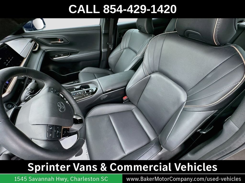 Used 2025  Toyota Platinum image 5