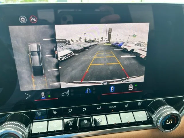 Used 2025 White GMC AT4 image 12