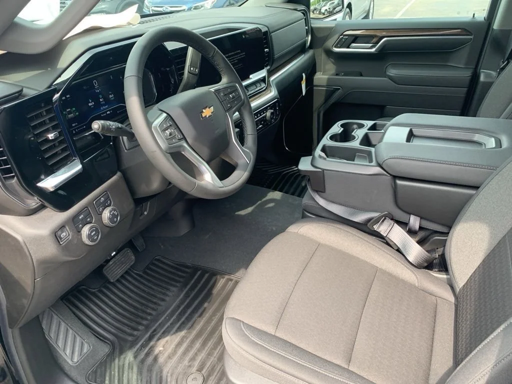 2025 Chevrolet Silverado 1500 LT - Photo 10