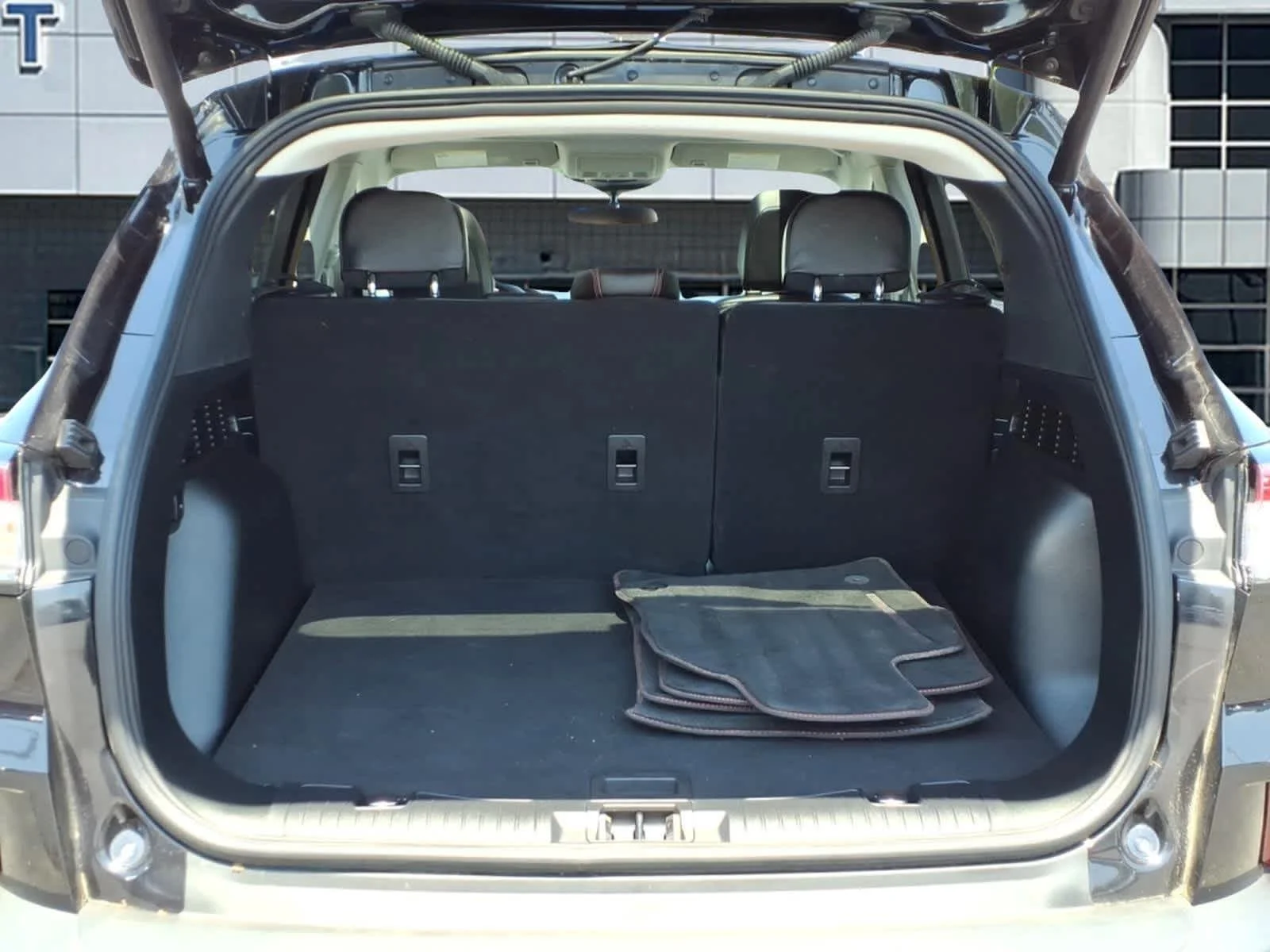 Used 2022 Agate Black Metallic Ford SEL image 6