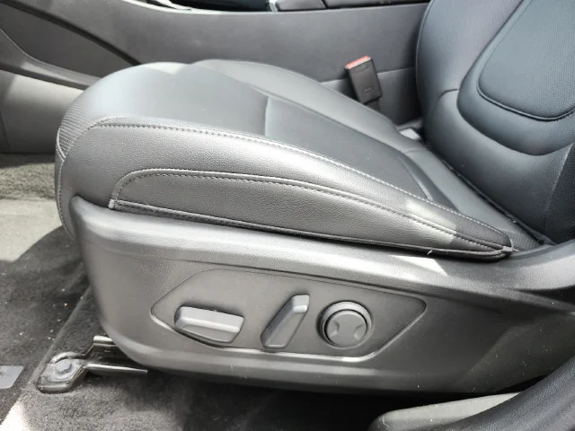 Used 2023 Blue Hyundai SEL image 25