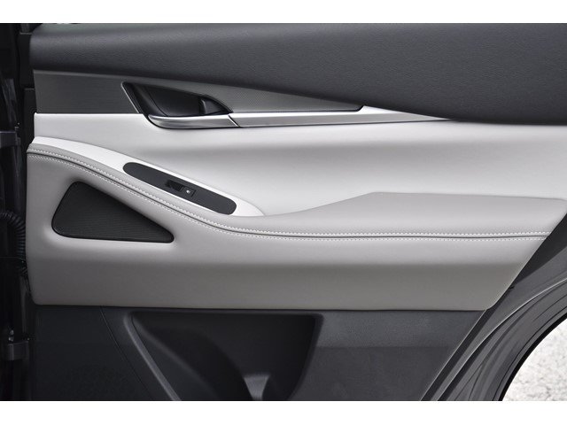 New 2027 GRAPHITE SHADOW INFINITI Luxe AWD image 29