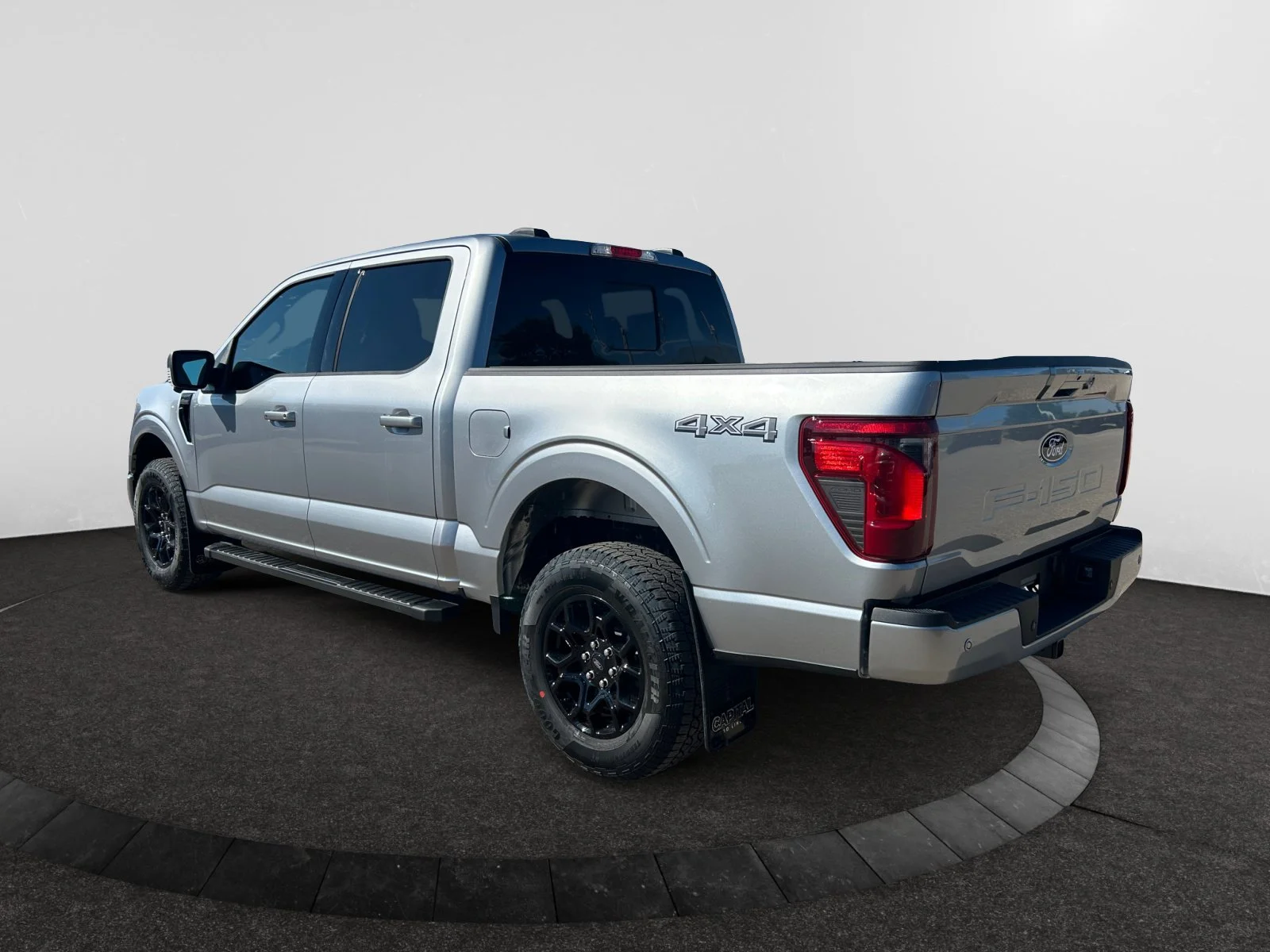New 2026 Iconic Silver Metallic Ford XLT image 3
