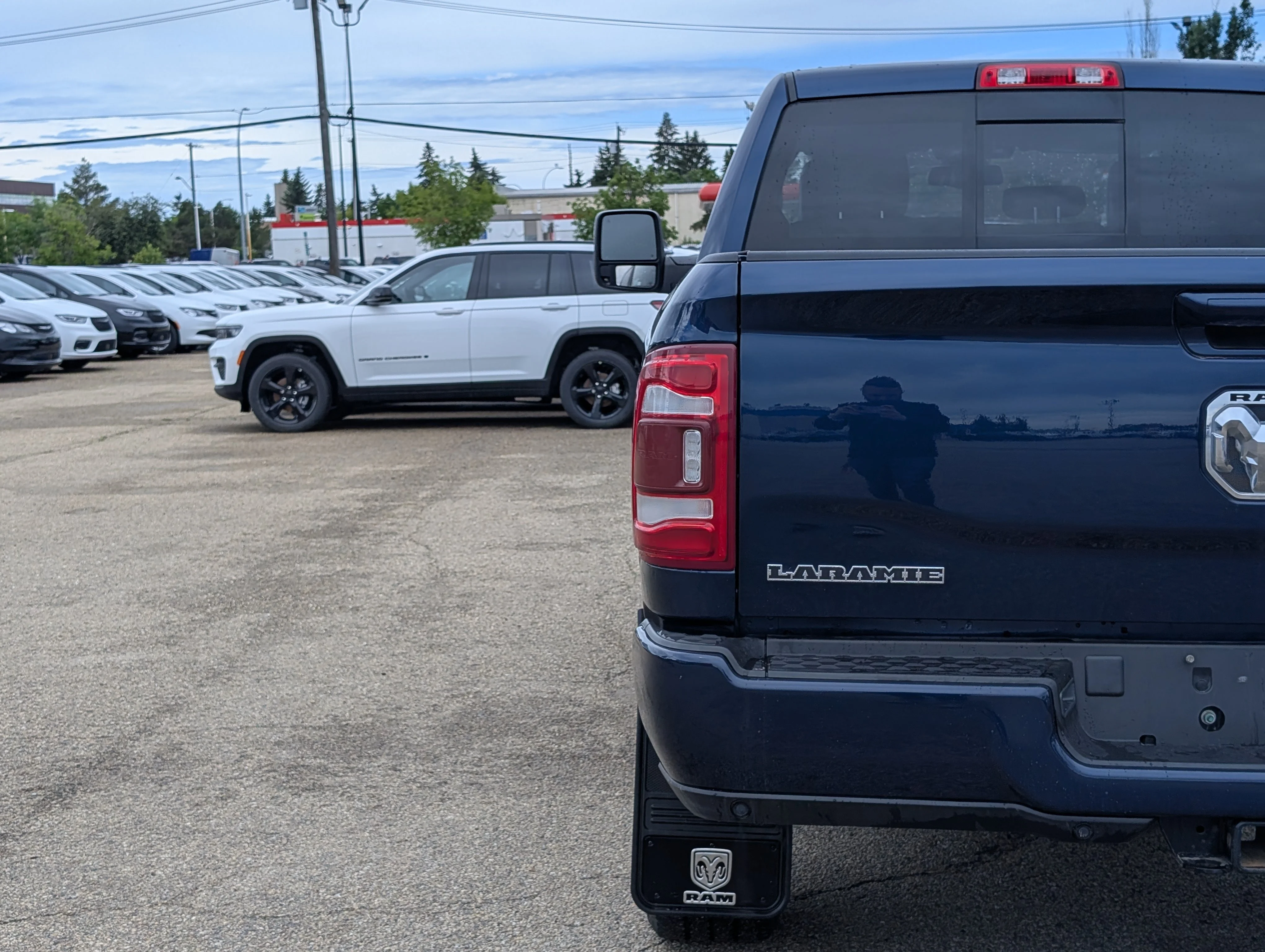 Used 2023 Patriot Blue Pearl Ram Laramie image 13