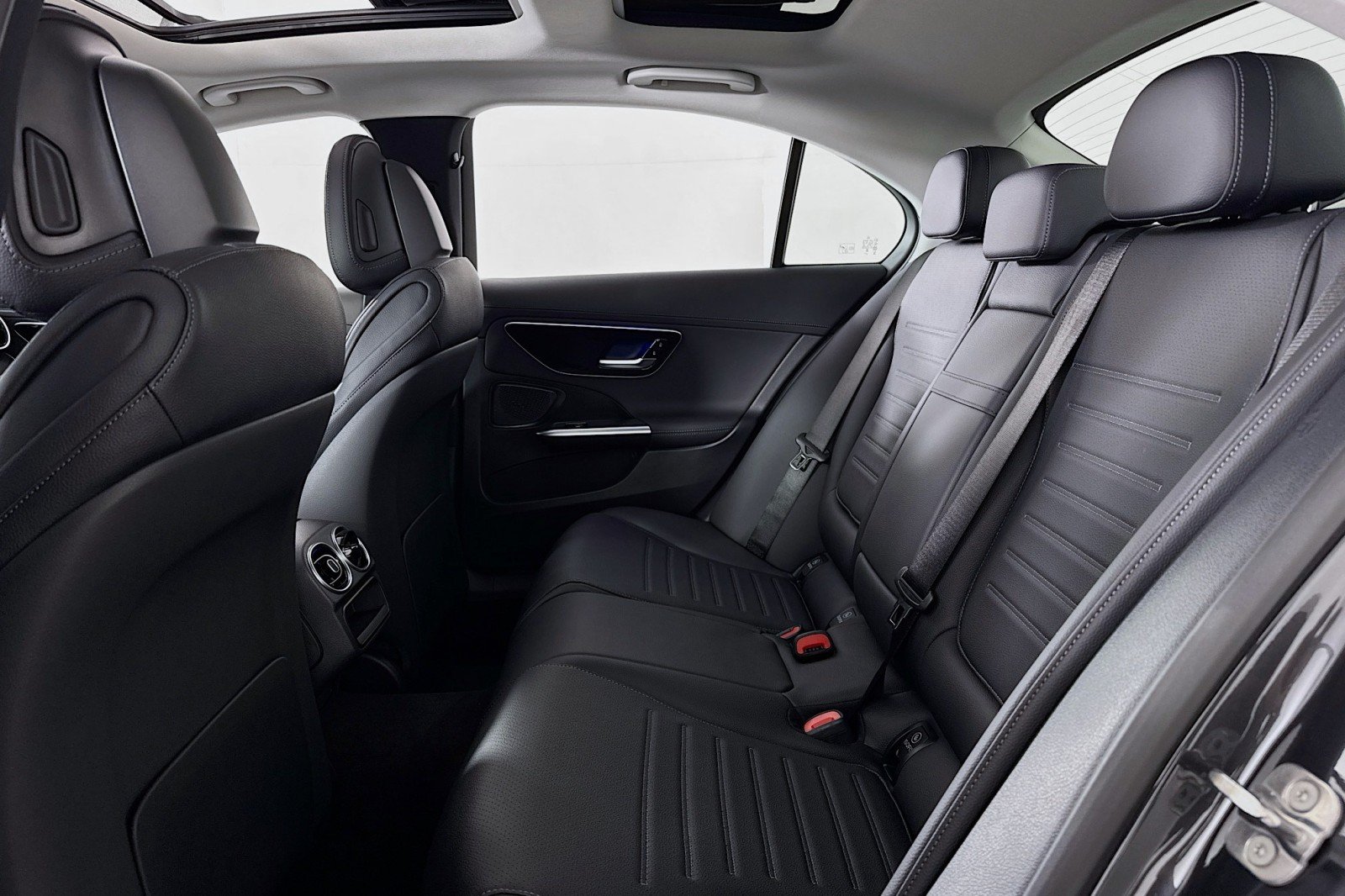 New 2026 Graphite Grey Metallic Mercedes-Benz C 300 Sedan image 7