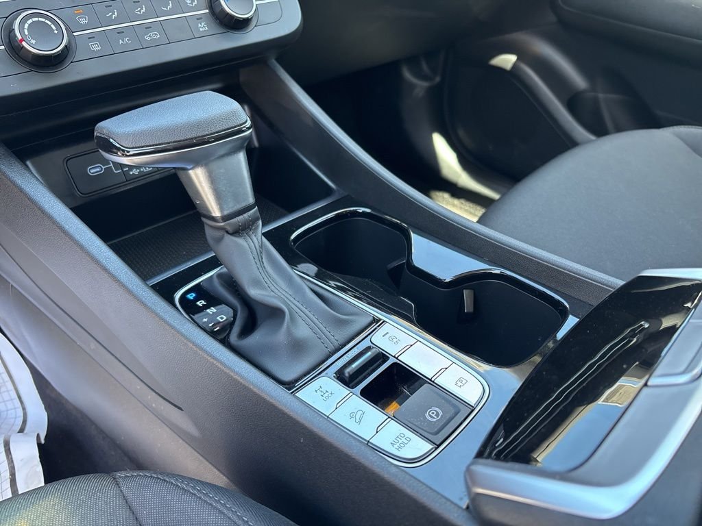 Certified Used 2025 White Hyundai SE image 20