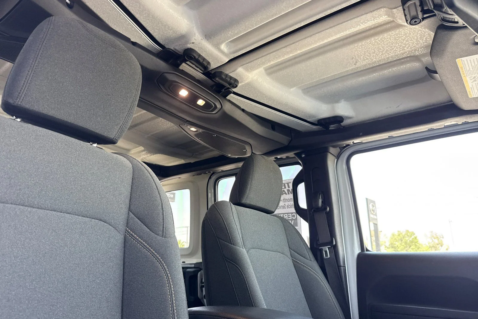 Used 2025 White Jeep Sport S image 15