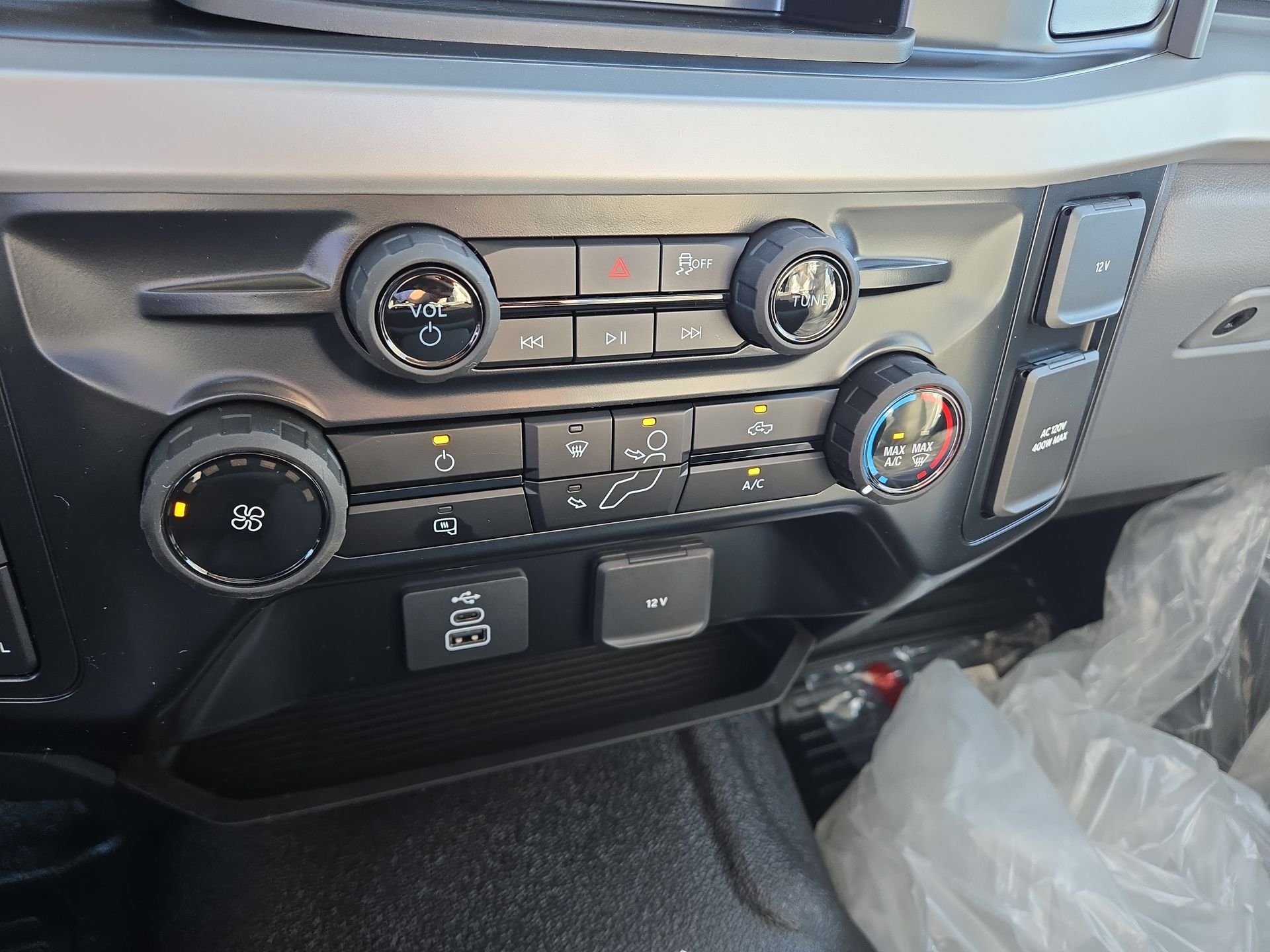 New 2026 Oxford White Ford F-350® XL image 10