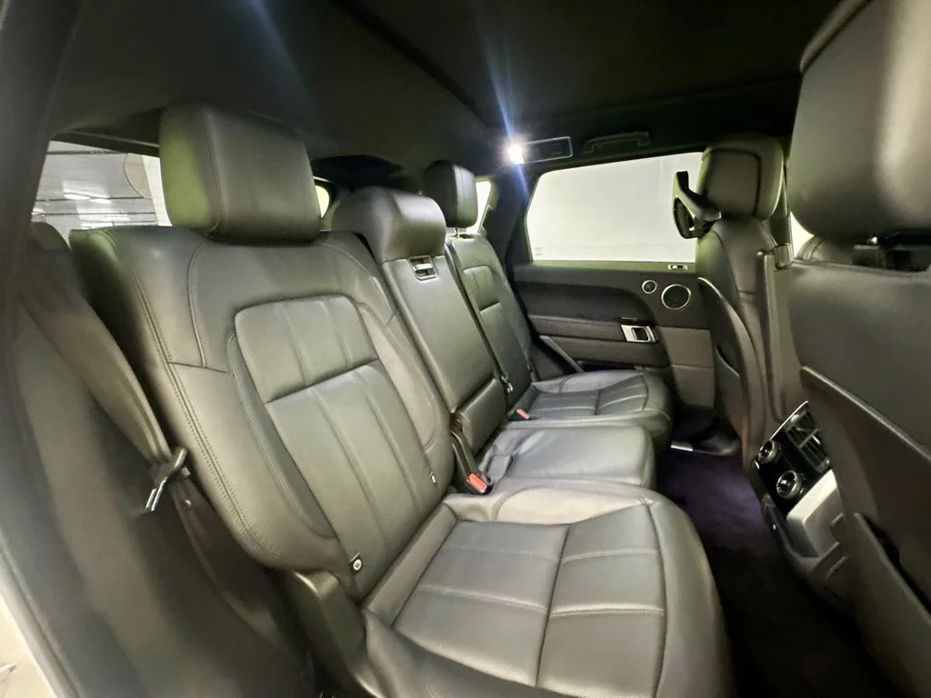 Certified Used 2022 White Land Rover HSE Silver Edition image 28