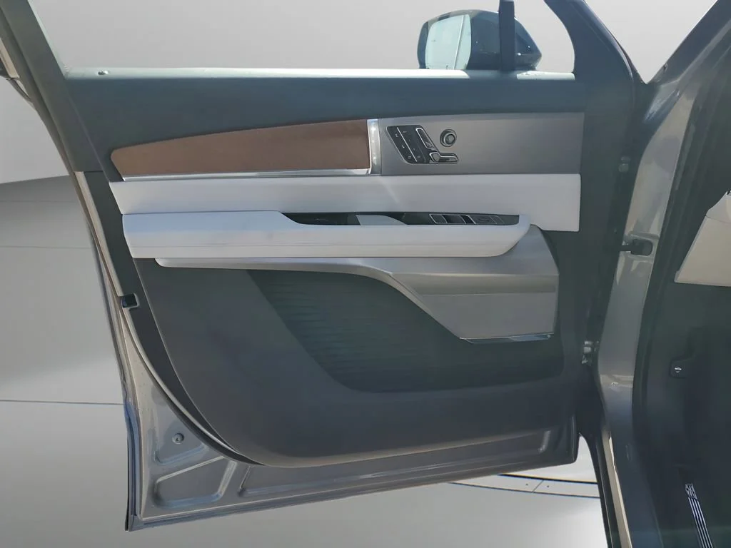 2026 Cadillac VISTIQ Sport - Photo 28