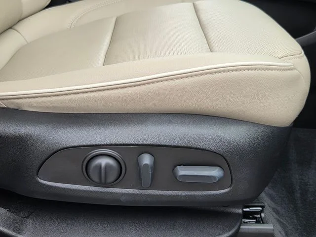 Used 2023 Beige Chevrolet Premier image 26