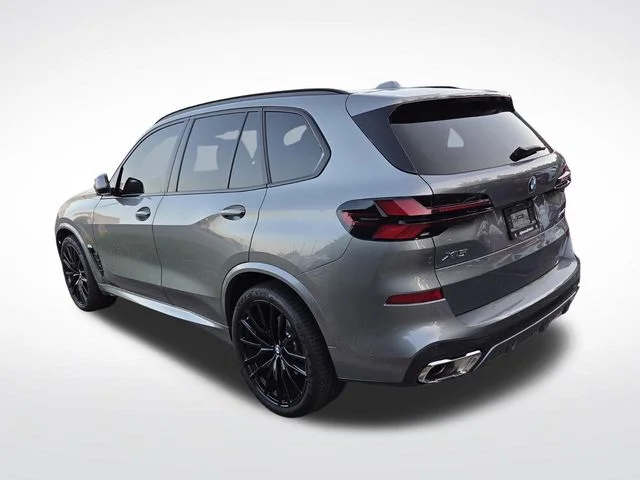 Used 2025 Gray BMW sDrive40i image 6