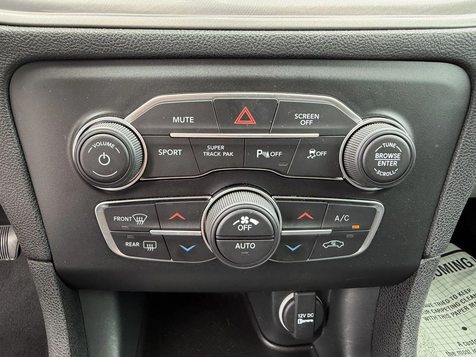 Used 2023 Octane Red Pearlcoat Dodge SXT image 7