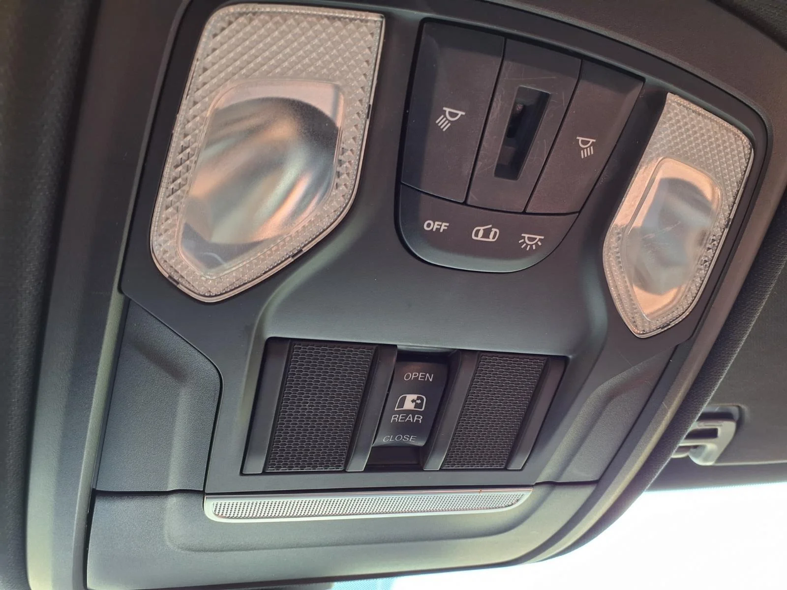Used 2019  RAM UTILITY image 16