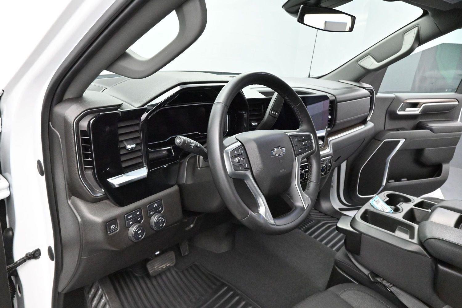 Used 2023 Summit White Chevrolet RST image 13