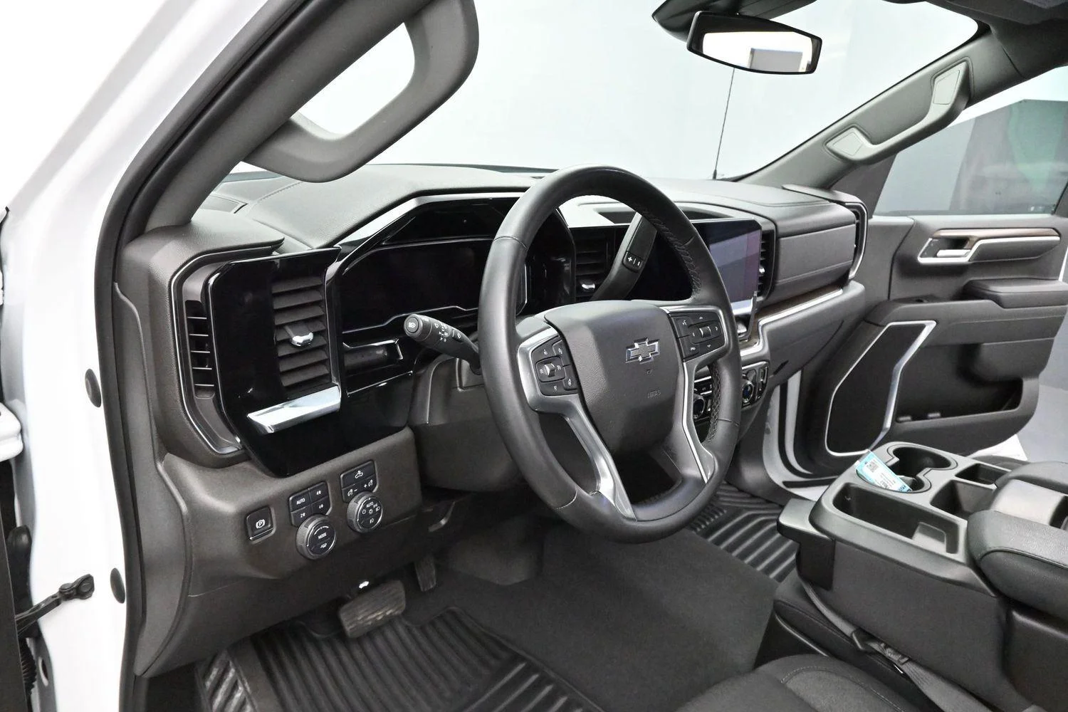 Used 2023 Summit White Chevrolet RST image 13