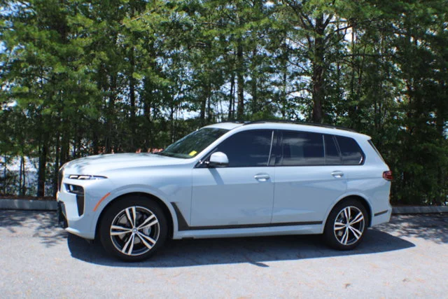 Used 2023 Brooklyn Grey Metallic BMW xDrive40i image 4