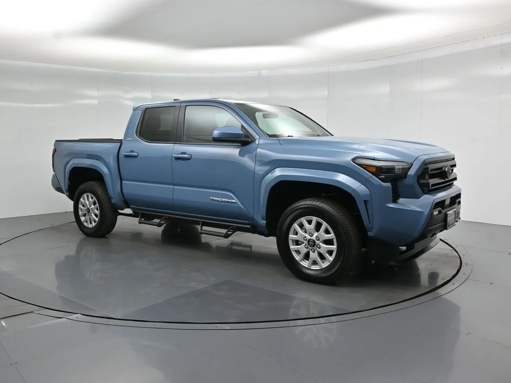 Used 2026 Blue Toyota SR5 image 21
